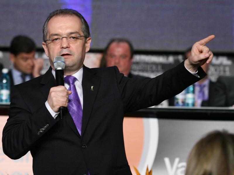 Boc va sesiza Poliţia şi BEJ că USL îndeamnă clujenii prin scrisori în numele său să meargă la vot