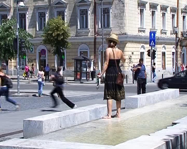 După săptămâni de caniculă, la Cluj vin ploile VIDEO