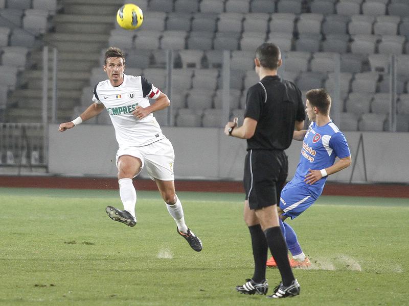 Transferuri pe banda rulată pe axa Steaua – Petrolul – „U” Cluj