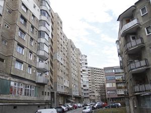 O femeie a fost jefuită în Mărăşti. Cum a rămas fără lanţul de aur de la gât