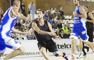 Cu Morris întors la echipă şi debutul pentru un junior de doar 15 ani, 