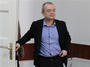 Mutarea lui „U” la Buzău, blocată pentru moment: Boc se întâlneşte cu Walter