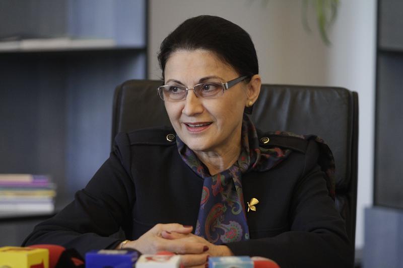 Ministrul Educaţiei, în vizită la mai multe şcoli din Cluj-Napoca FOTO