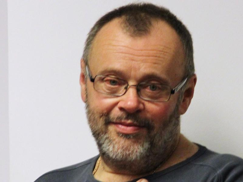 OPINIE Oare cât de tare o place Hossu pe Ana M.P.? 