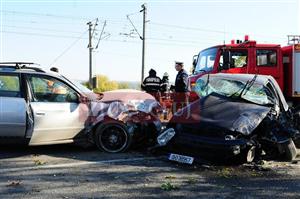 Şase răniţi într-un accident la Jucu. A fost chemat elicopterul SMURD de la Târgu Mureş GALERIE FOTO / VIDEO