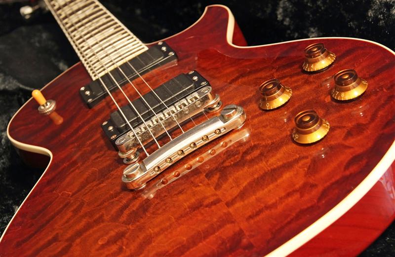Îi ajung banii pe care i-a câştigat până acum. Un celebru muzician iese din scenă la 38 de ani 