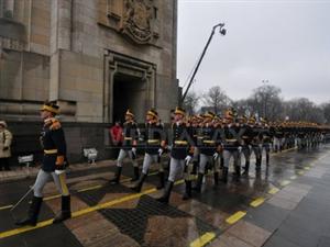 Ponta promite o paradă de austeritate de Ziua Naţională