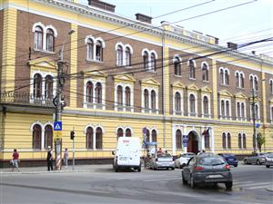 Primăria negociază cu instituţiile noile locuri de parcare din centru