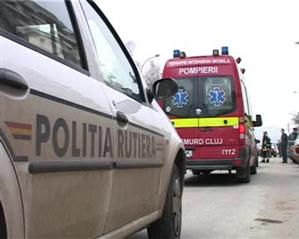 Două persoane rănite grav, după ce o maşină a ieşit de pe carosabil pe Vâlcele-Apahida