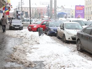 Vor să curăţe şi din 2013 drumurile Clujului. Pe bani mai mulţi