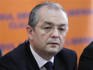 Emil Boc: Elena Udrea a avut curajul să meargă din casă în casă. Dacă am fi făcut toți asta, rezultatele ar fi fost altele 