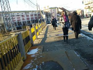 Cum admiri Someşul prin găurile podului, în centrul Clujului VIDEO