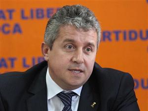 Buda îi cere lui Ponta să nu-l „numească” pe Antonescu şef la revizuirea Constituţiei