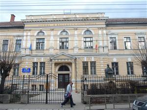 Un incident de la Liceul Bălcescu a închis porţile şcolii pentru părinţi