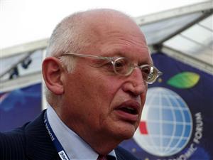 Ponta participă la decernarea titlulului de Doctor Honoris Causa al UBB lui Gunter Verheugen