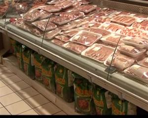 Protecţia Consumatorilor a închis o firmă care comercializa carne într-un hipermarket din Cluj VIDEO