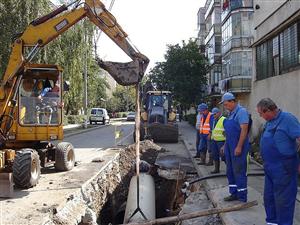 Încep lucrările la trotuarele şi aleile dintre blocuri