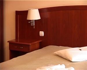 Ministrul pentru turism, la Cluj: impozit fix în turism şi reduceri de taxe pentru cei care fac angajări în mod legal. Ce spun hotelierii VIDEO