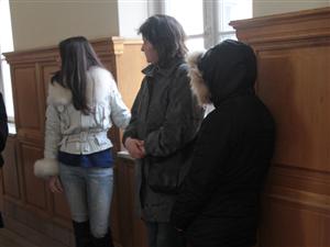 Audieri şi vizionări de casete cu uşile închise în dosarul pensionarului acuzat de sex cu minore VIDEO