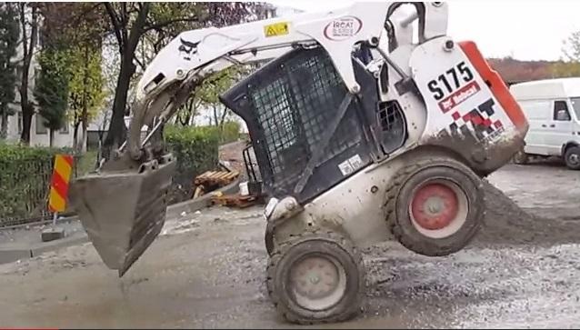 Breakdance cu buldozerul, în Cluj VIDEO 