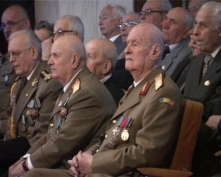 Veteranii de război, sărbătoriţi azi la Cercul Militar. Cel mai în vârstă  are 95 ani şi avea 27 când a terminat al doilea război mondial VIDEO