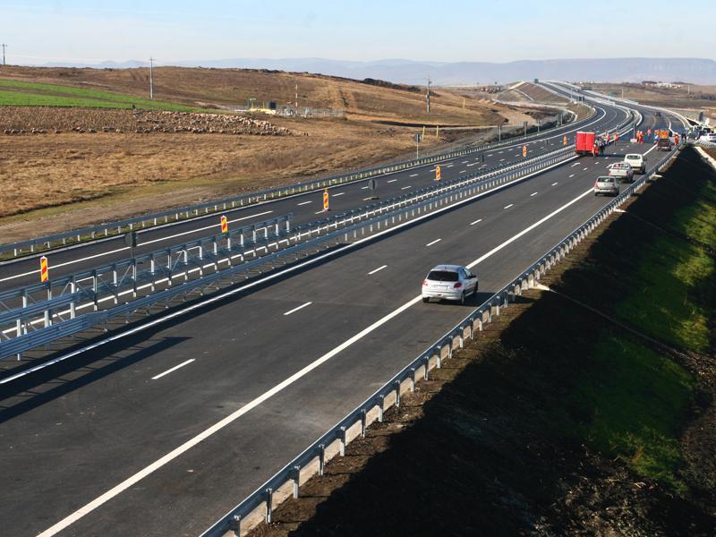 Şofer începător, prins cu 225 km/h pe Autostrada Transilvania