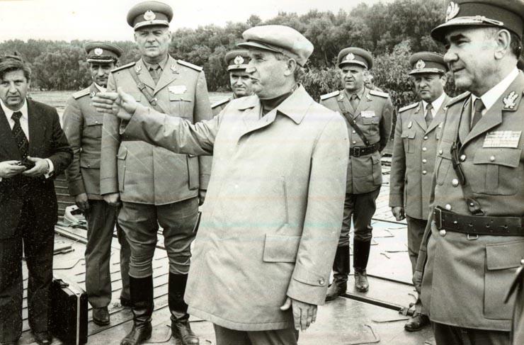 Cum a vrut Ceauşescu „circuri ale foamei