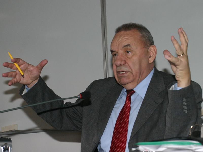 Cu cine îl va înlocui USL pe Marga la preşedinţia ICR