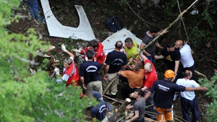 O tânără din Cluj a supravieţuit accidentului din Muntenegru. Se întoarce acasă să-şi înmormânteze mama