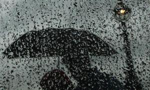 Ploi torenţiale şi grindină în aproape toată ţara, până joi seară