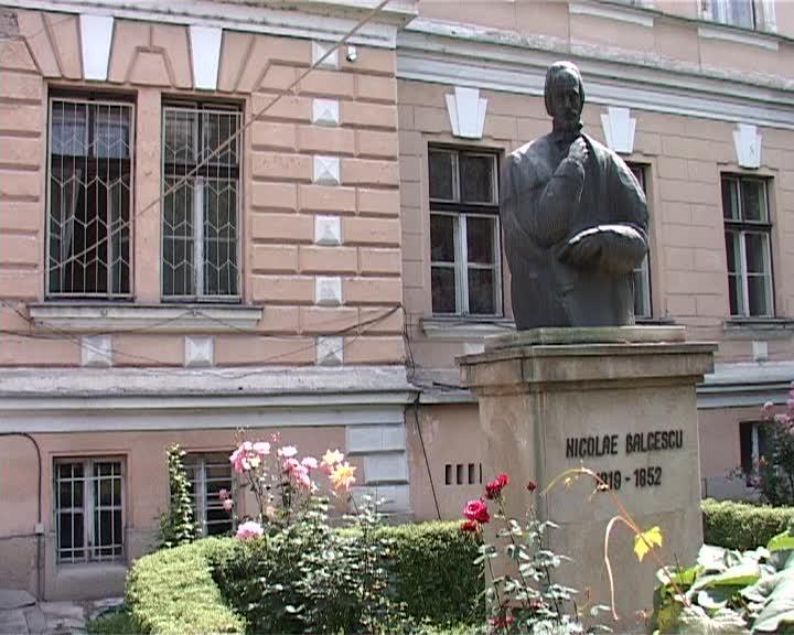 Ce au în comun cele mai bune licee din Cluj: sunt în centru VIDEO