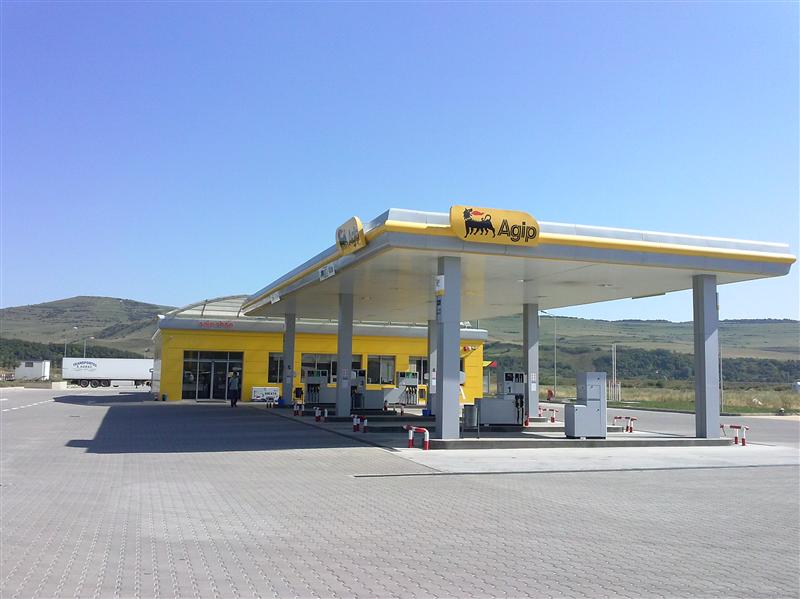 Tânărul implicat în jaful de la benzinăria din Gilău care s-a predat, arestat preventiv pentru 30 de zile