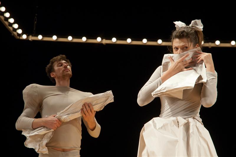 Actorii Teatrului Maghiar culeg aplauze în Franţa. Teatrele se înghesuie să invite spectacolul clujenilor