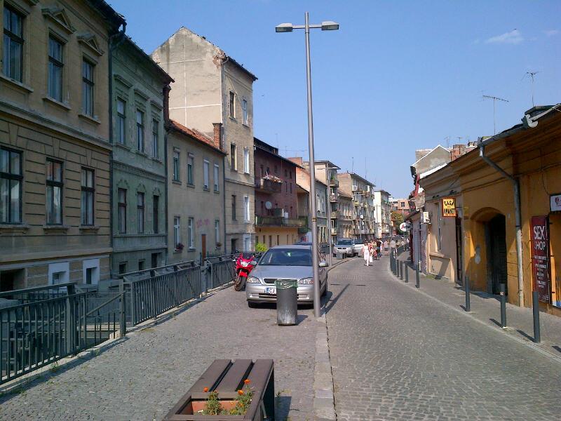 Primăria cheltuie căruţe de bani pentru amenajarea Canalului Morii şi a pietonalei Şaguna, o transformă în parcare