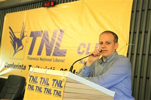 Şeful tineretului liberal, aruncat la colţ de colegii USL-işti