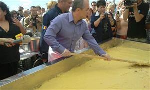 Varză a la Cluj de jumătate de tonă duminică la Campionatul de Gătit. 2.000 de porţii gratis VIDEO 