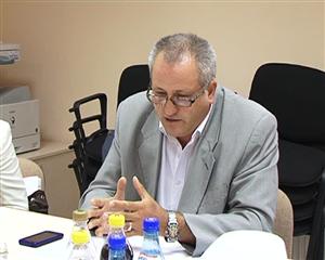 Medicii clujeni ameninţă cu proteste: cerem dublarea salariilor pentru rezdienţi VIDEO