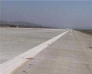 Zboruri gratuite pentru clujeni cu ocazia inaugrării noii piste a aeroportului VIDEO