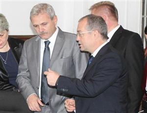 Tânăr care şi-a construit o casă printr-un program naţional, ridiculizat de autorităţi