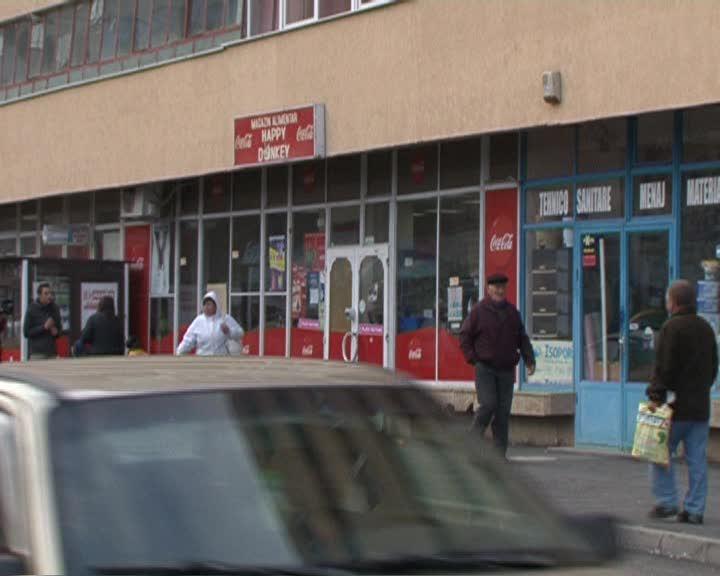 A vrut să-şi facă dreptate cu pistolul, într-un magazin din Mărăşti VIDEO