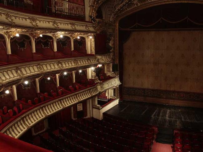 Teatrul din Cluj îşi deschide porţile, sâmbătă noaptea. Cu ce te aşteaptă