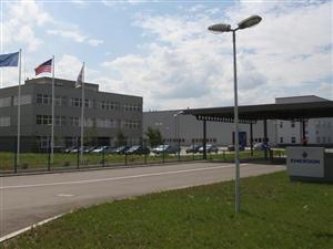 Emerson, exasperată de infrastructura proastă din zonă. Uioreanu îi cere explicaţii lui Boc UPDATE Ce răspunde Primăria