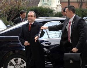 Antonescu: Boc e un candidat de luat în seamă la prezidenţiale, spre deosebire de Predoiu