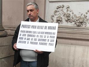 Chetă pentru poliţistul din Cluj care a cerut să fie eutanasiat 