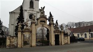 Sfinţii taumaturgi din intersecţie, o minune a Clujului