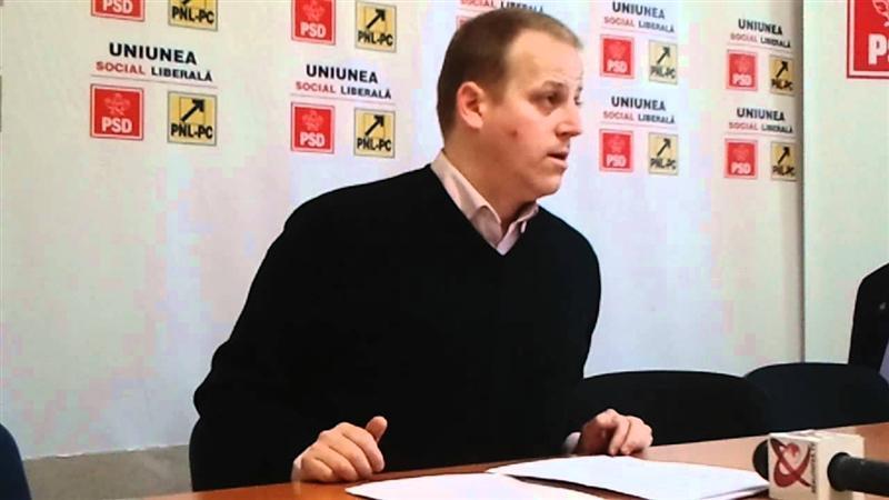 Liberalii clujeni şi-au împărţit pumni şi picioare pe Facebook VIDEO