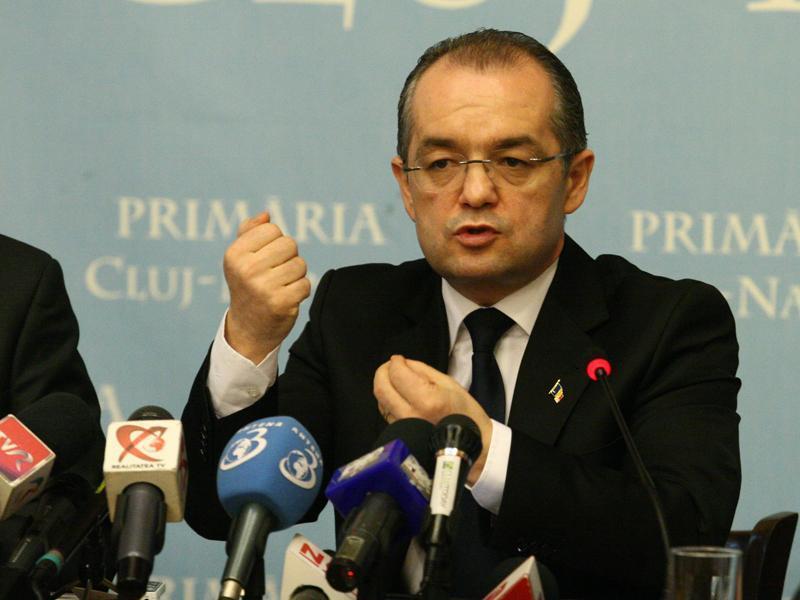 Boc: Premierul Victor Ponta să ceară ministrului de Finanţe Victor Ponta reducerea CAS