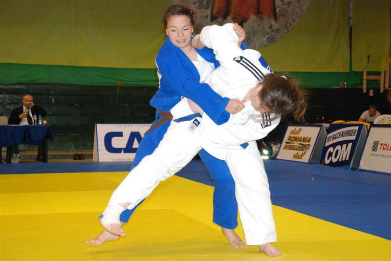 Secţia de judo a Universităţii a luat 10 medalii la Campionatul Naţional