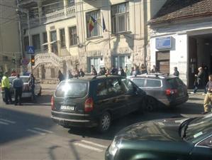 O persoană rănită într-un accident pe Moţilor