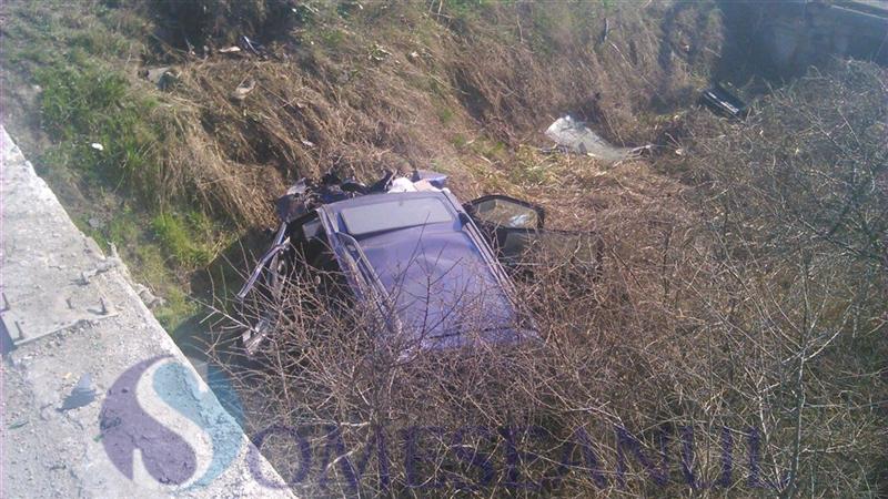 Maşină răsturnată în Iclod: o persoană a murit şi alte trei sunt rănite